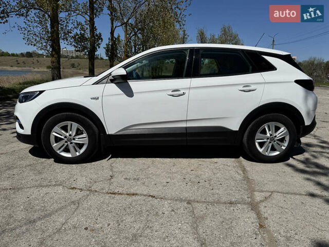 Белый Опель Grandland X, объемом двигателя 1.5 л и пробегом 83 тыс. км за 19100 $, фото 1 на Automoto.ua