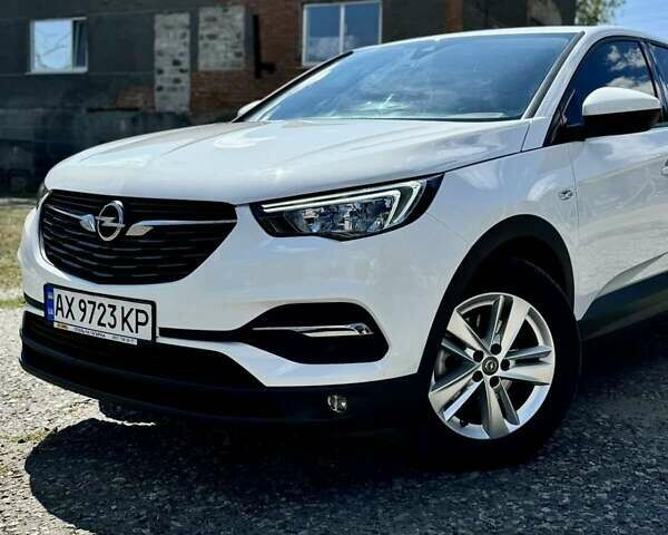 Білий Опель Grandland X, об'ємом двигуна 1.5 л та пробігом 41 тис. км за 23500 $, фото 1 на Automoto.ua