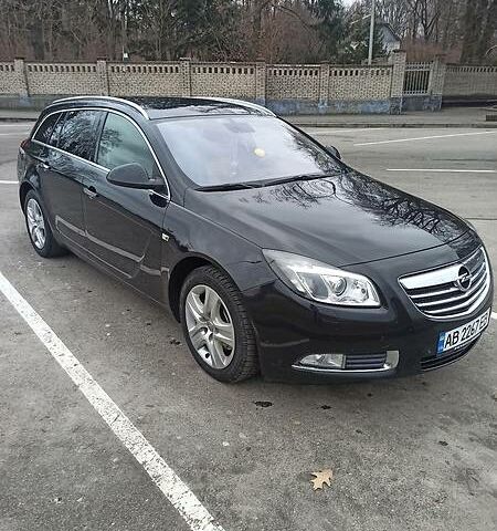 Черный Опель Insignia Sports Tourer, объемом двигателя 2 л и пробегом 265 тыс. км за 8200 $, фото 1 на Automoto.ua