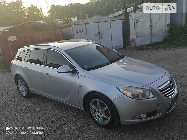 Сірий Опель Insignia Sports Tourer, об'ємом двигуна 2 л та пробігом 258 тис. км за 7150 $, фото 1 на Automoto.ua