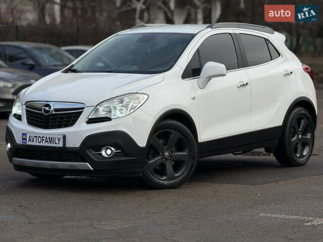 Белый Опель Mokka, объемом двигателя 1.69 л и пробегом 217 тыс. км за 10399 $, фото 1 на Automoto.ua