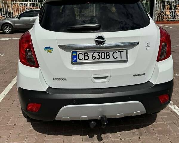 Белый Опель Mokka, объемом двигателя 1.69 л и пробегом 97 тыс. км за 14500 $, фото 1 на Automoto.ua