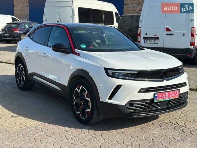 Белый Опель Mokka-e, объемом двигателя 0 л и пробегом 35 тыс. км за 17000 $, фото 1 на Automoto.ua