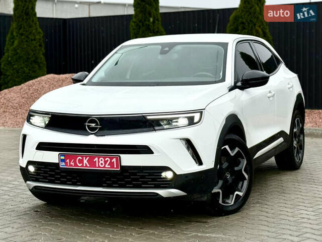 Белый Опель Mokka-e, объемом двигателя 0 л и пробегом 50 тыс. км за 16700 $, фото 1 на Automoto.ua