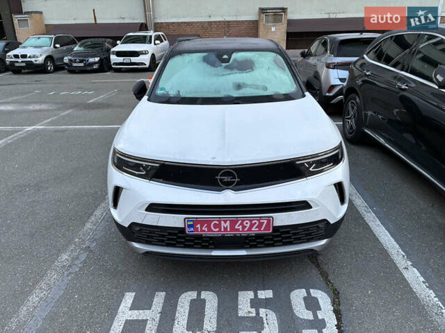 Белый Опель Mokka-e, объемом двигателя 0 л и пробегом 13 тыс. км за 19500 $, фото 1 на Automoto.ua