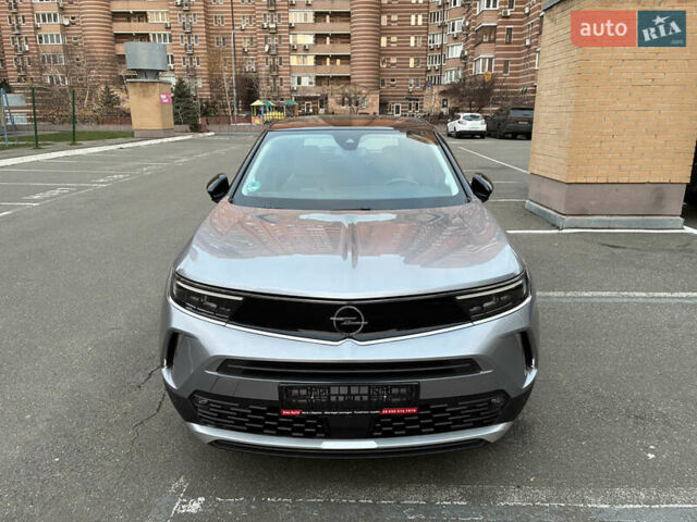 Серый Опель Mokka-e, объемом двигателя 0 л и пробегом 10 тыс. км за 18000 $, фото 1 на Automoto.ua