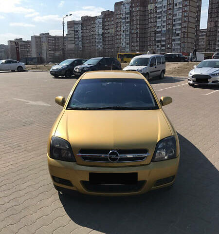 Желтый Опель Vectra GTS, объемом двигателя 2.2 л и пробегом 260 тыс. км за 4900 $, фото 1 на Automoto.ua