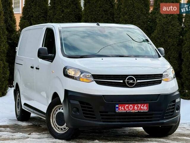 Белый Опель Vivaro-e, объемом двигателя 0 л и пробегом 88 тыс. км за 21800 $, фото 1 на Automoto.ua