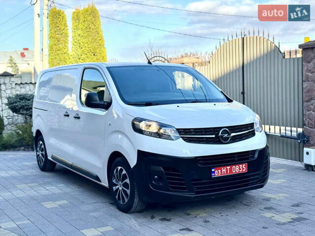 Белый Опель Vivaro-e, объемом двигателя 0 л и пробегом 50 тыс. км за 20878 $, фото 1 на Automoto.ua