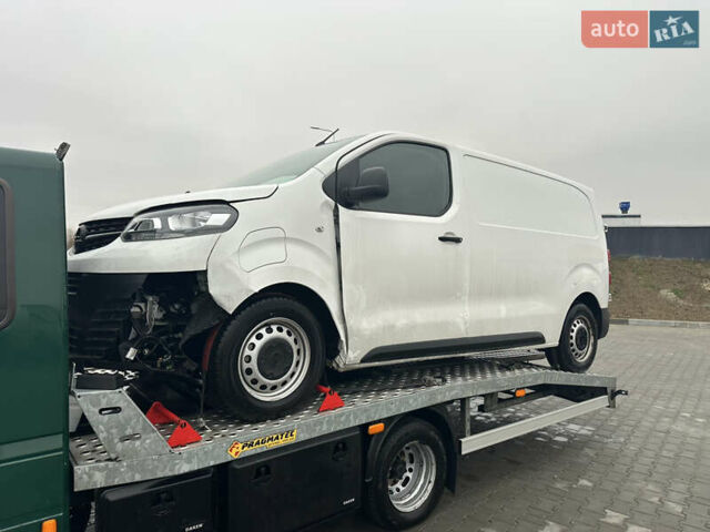 Белый Опель Vivaro-e, объемом двигателя 0 л и пробегом 44 тыс. км за 14500 $, фото 1 на Automoto.ua