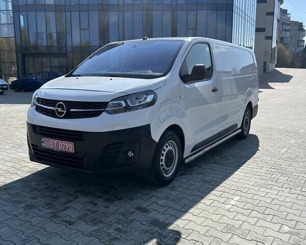 Белый Опель Vivaro-e, объемом двигателя 0 л и пробегом 5 тыс. км за 23900 $, фото 1 на Automoto.ua