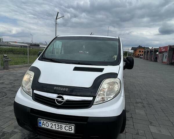 Белый Опель Vivaro-e, объемом двигателя 2 л и пробегом 310 тыс. км за 12300 $, фото 1 на Automoto.ua