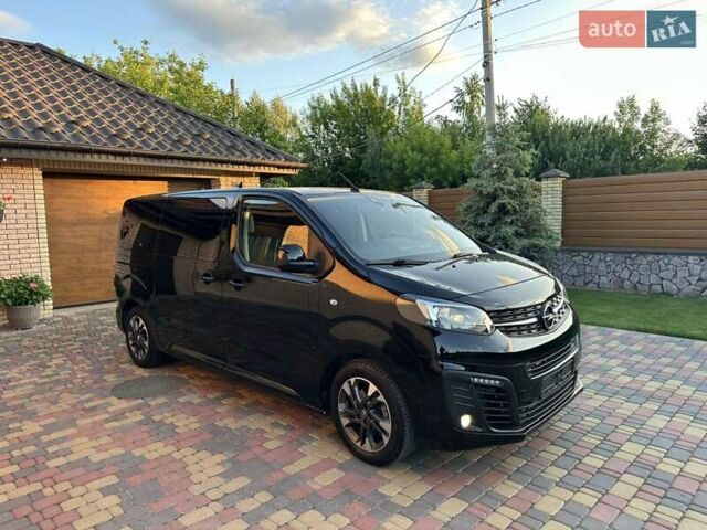 Черный Опель Vivaro-e, объемом двигателя 0 л и пробегом 60 тыс. км за 24750 $, фото 1 на Automoto.ua