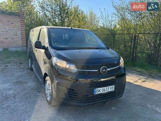 Черный Опель Vivaro-e, объемом двигателя 0 л и пробегом 34 тыс. км за 17500 $, фото 1 на Automoto.ua