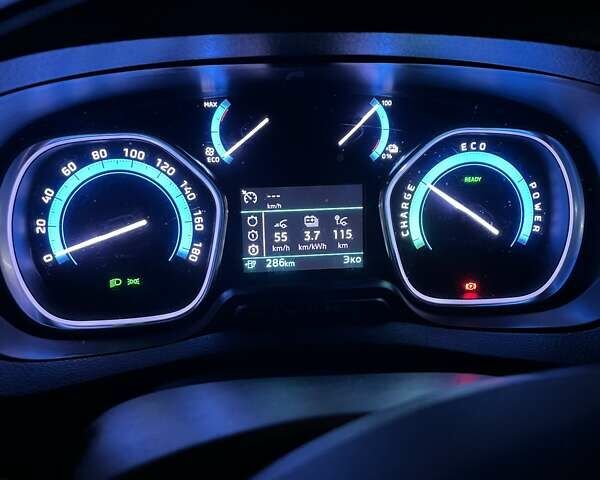 Сірий Опель Vivaro-e, об'ємом двигуна 0 л та пробігом 130 тис. км за 25000 $, фото 1 на Automoto.ua