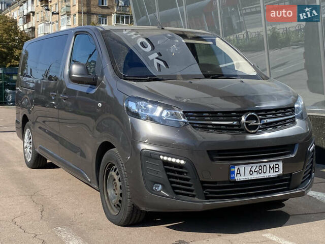 Серый Опель Zafira Life, объемом двигателя 2 л и пробегом 80 тыс. км за 34900 $, фото 1 на Automoto.ua