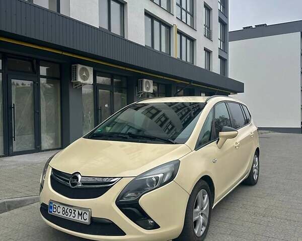Бежевый Опель Zafira Tourer, объемом двигателя 2 л и пробегом 310 тыс. км за 7400 $, фото 1 на Automoto.ua