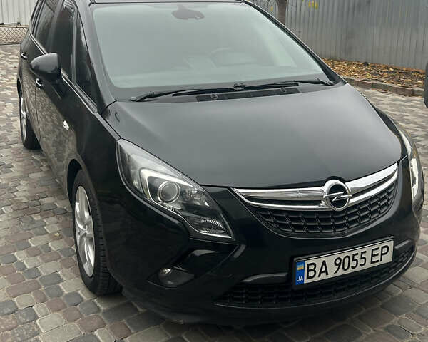 Черный Опель Zafira Tourer, объемом двигателя 2 л и пробегом 235 тыс. км за 9700 $, фото 1 на Automoto.ua