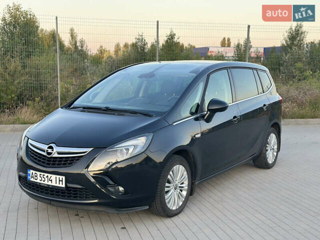 Черный Опель Zafira Tourer, объемом двигателя 1.6 л и пробегом 204 тыс. км за 11200 $, фото 1 на Automoto.ua