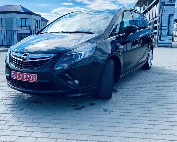 Черный Опель Zafira Tourer, объемом двигателя 1.6 л и пробегом 212 тыс. км за 11000 $, фото 1 на Automoto.ua