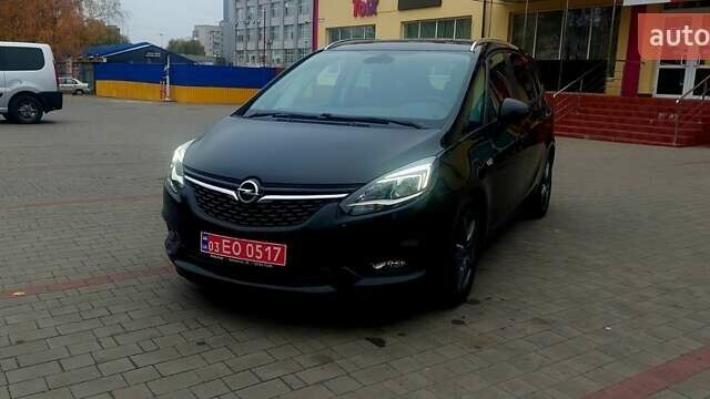 Черный Опель Zafira Tourer, объемом двигателя 2 л и пробегом 208 тыс. км за 12700 $, фото 1 на Automoto.ua