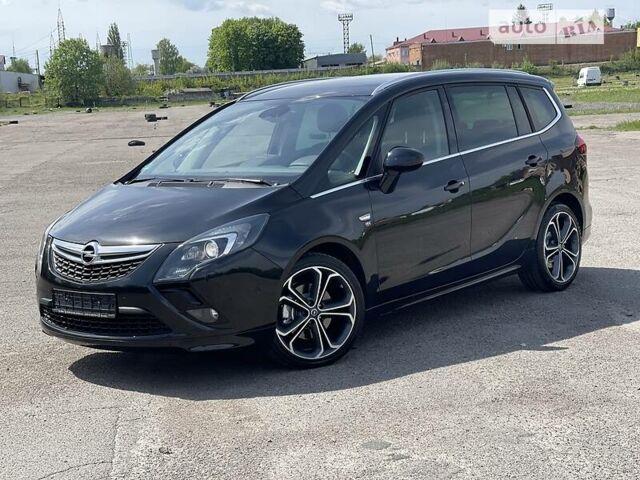 Черный Опель Zafira Tourer, объемом двигателя 2 л и пробегом 208 тыс. км за 10500 $, фото 1 на Automoto.ua