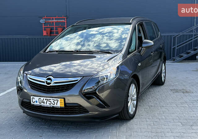 Коричневый Опель Zafira Tourer, объемом двигателя 1.6 л и пробегом 188 тыс. км за 9350 $, фото 1 на Automoto.ua