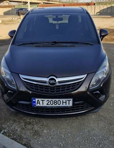 Коричневый Опель Zafira Tourer, объемом двигателя 1.96 л и пробегом 280 тыс. км за 9000 $, фото 1 на Automoto.ua