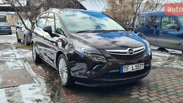 Коричневый Опель Zafira Tourer, объемом двигателя 1.4 л и пробегом 217 тыс. км за 9990 $, фото 1 на Automoto.ua
