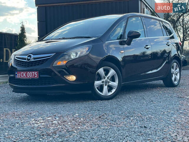 Коричневый Опель Zafira Tourer, объемом двигателя 2 л и пробегом 230 тыс. км за 11999 $, фото 1 на Automoto.ua