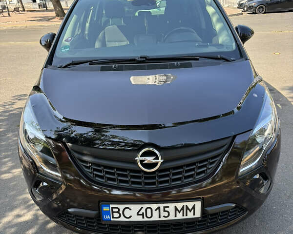 Коричневый Опель Zafira Tourer, объемом двигателя 2 л и пробегом 212 тыс. км за 10800 $, фото 1 на Automoto.ua