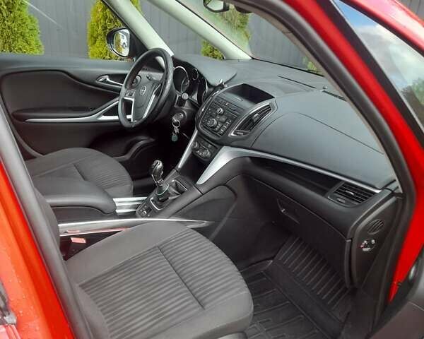 Червоний Опель Zafira Tourer, об'ємом двигуна 1.4 л та пробігом 359 тис. км за 8400 $, фото 1 на Automoto.ua