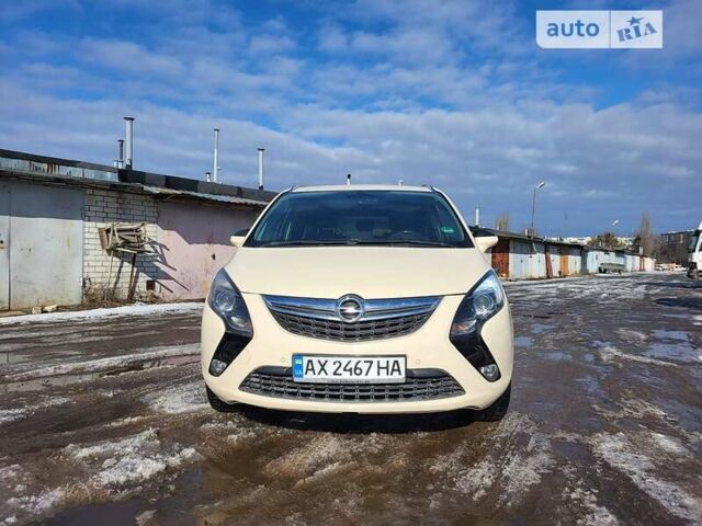 Опель Zafira Tourer, объемом двигателя 1.6 л и пробегом 180 тыс. км за 9800 $, фото 1 на Automoto.ua