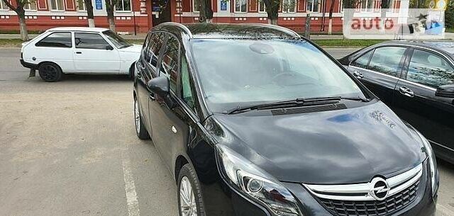 Опель Zafira Tourer, об'ємом двигуна 1.6 л та пробігом 235 тис. км за 9500 $, фото 1 на Automoto.ua