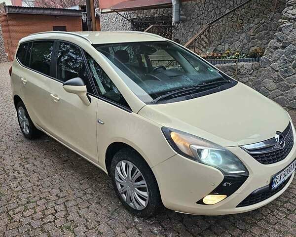 Опель Zafira Tourer, об'ємом двигуна 1.6 л та пробігом 192 тис. км за 9900 $, фото 1 на Automoto.ua