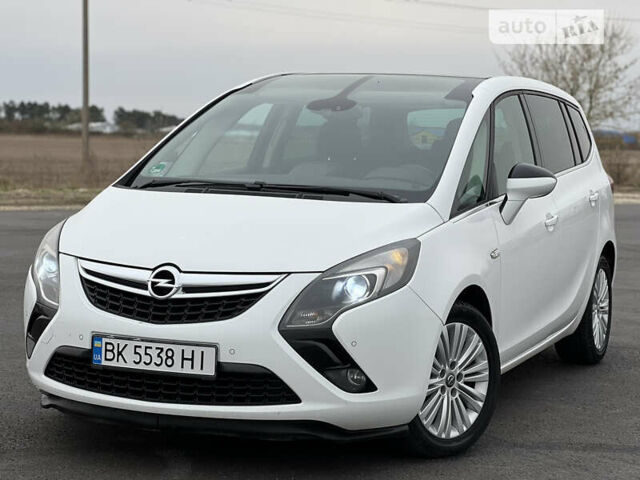 Опель Zafira Tourer, об'ємом двигуна 1.6 л та пробігом 216 тис. км за 11750 $, фото 1 на Automoto.ua