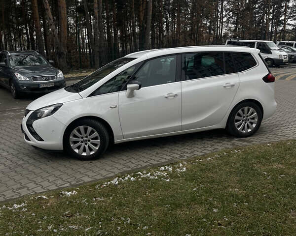 Опель Zafira Tourer, объемом двигателя 1.6 л и пробегом 307 тыс. км за 10800 $, фото 1 на Automoto.ua