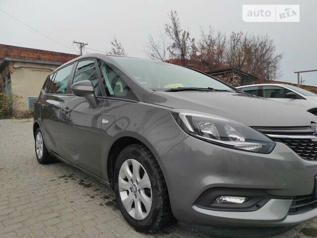 Опель Zafira Tourer, объемом двигателя 1.6 л и пробегом 230 тыс. км за 12200 $, фото 1 на Automoto.ua