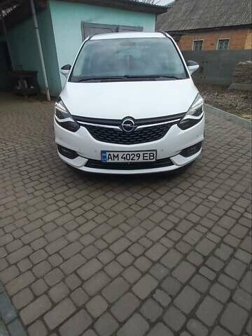 Опель Zafira Tourer, объемом двигателя 2 л и пробегом 240 тыс. км за 13500 $, фото 1 на Automoto.ua