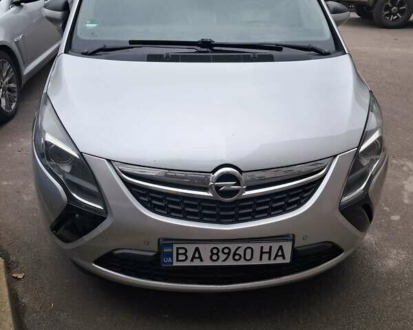 Сірий Опель Zafira Tourer, об'ємом двигуна 1.96 л та пробігом 188 тис. км за 10500 $, фото 1 на Automoto.ua