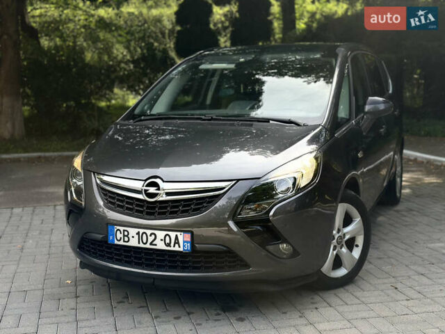 Серый Опель Zafira Tourer, объемом двигателя 2 л и пробегом 219 тыс. км за 10470 $, фото 1 на Automoto.ua