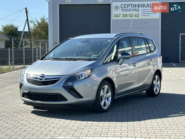 Серый Опель Zafira Tourer, объемом двигателя 2 л и пробегом 227 тыс. км за 8399 $, фото 1 на Automoto.ua