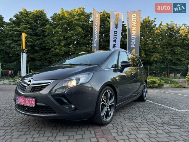 Серый Опель Zafira Tourer, объемом двигателя 2 л и пробегом 203 тыс. км за 13700 $, фото 1 на Automoto.ua