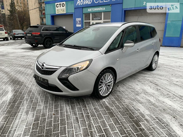 Серый Опель Zafira Tourer, объемом двигателя 2 л и пробегом 184 тыс. км за 9800 $, фото 1 на Automoto.ua