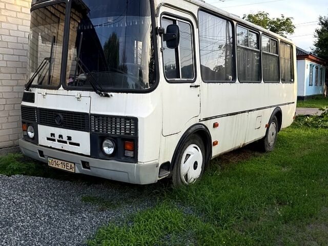 Білий ПАЗ 3205, об'ємом двигуна 4.8 л та пробігом 350 тис. км за 4500 $, фото 1 на Automoto.ua