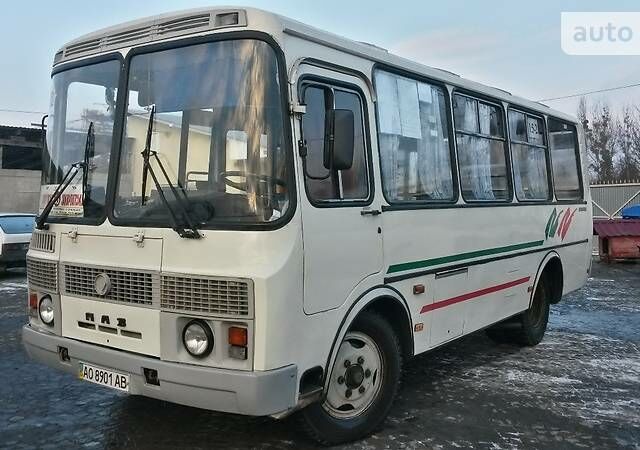 Белый ПАЗ 32051, объемом двигателя 4.75 л и пробегом 450 тыс. км за 6200 $, фото 1 на Automoto.ua