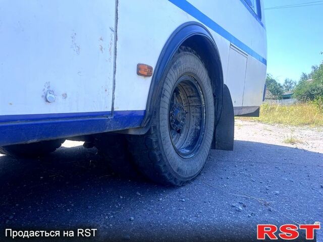 Білий ПАЗ 4234, об'ємом двигуна 4.8 л та пробігом 22 тис. км за 6300 $, фото 1 на Automoto.ua