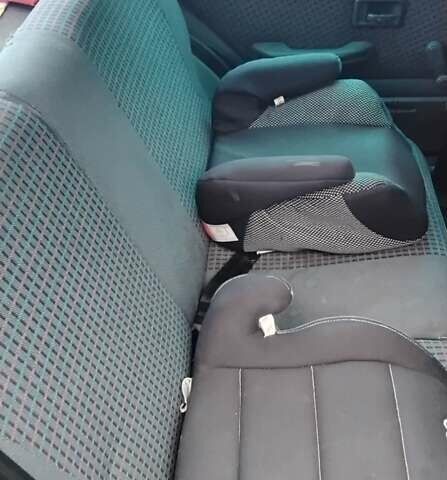 Зеленый Пежо 106, объемом двигателя 1.1 л и пробегом 317 тыс. км за 1200 $, фото 1 на Automoto.ua