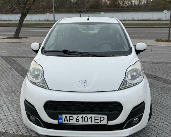 Белый Пежо 107, объемом двигателя 0.99 л и пробегом 220 тыс. км за 4900 $, фото 1 на Automoto.ua