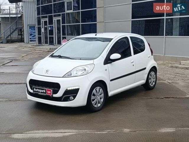 Белый Пежо 107, объемом двигателя 1 л и пробегом 114 тыс. км за 6340 $, фото 1 на Automoto.ua